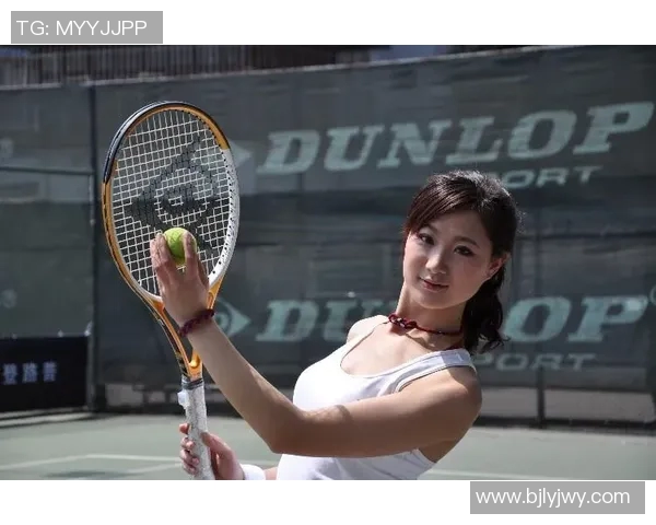 德国足球宝贝彩妆揭秘如何打造完美赛场造型与魅力风采